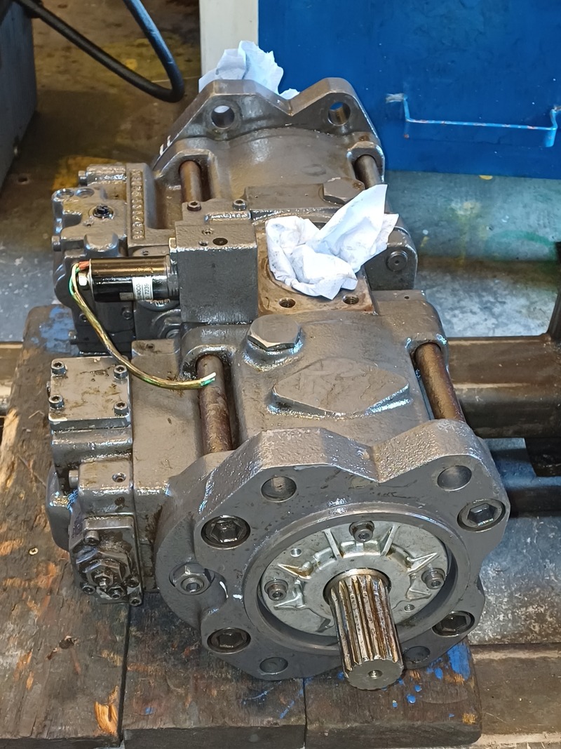 Pompa hydrauliczna Kawasaki Volvo K3V DT